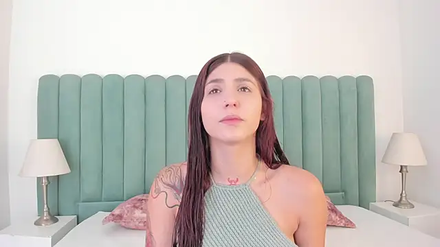 Snapshot of AnnyCherry_ chatting on February 10, 2026, 5:23 pm AnnyCherry online show from February 10, 2026, 5:23 pm