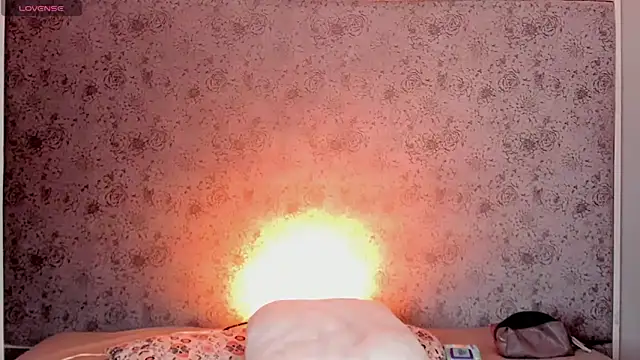 Ari sunshine  online show from October 23, 2025, 2:54 am