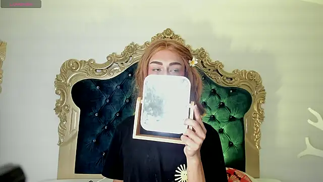 Ari sunshine  online show from November 17, 2025, 4:05 am