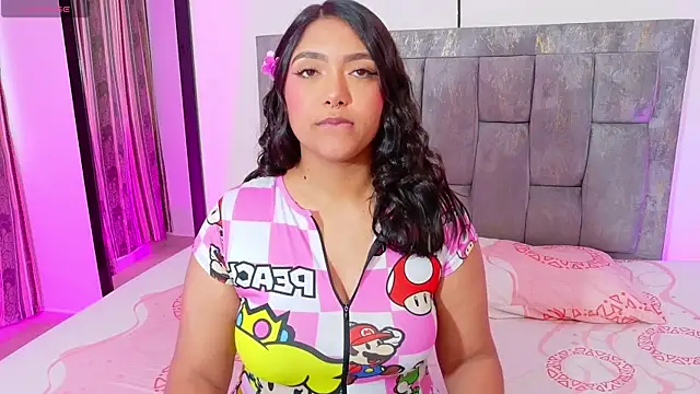 DIANEE 01 online show from July 8, 2026, 10:54 pm