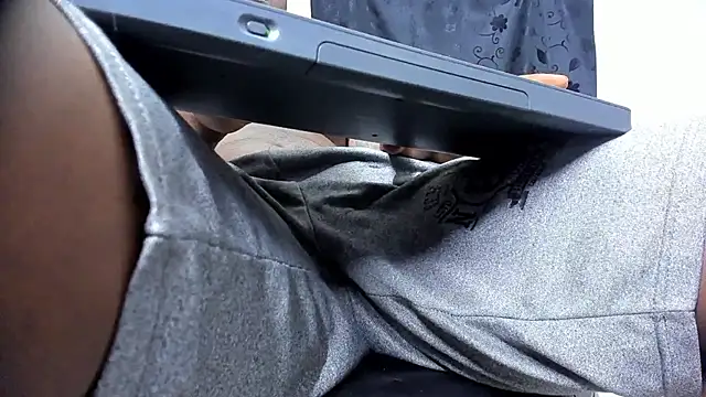 Snapshot of brant_garciabbc chatting on February 27, 2025, 12:45 pm brant garciabbc online show from February 27, 2025, 12:45 pm