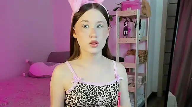Snapshot of Stella_Sunny chatting on March 18, 2025, 12:40 am Stella Sunny online show from March 18, 2025, 12:40 am