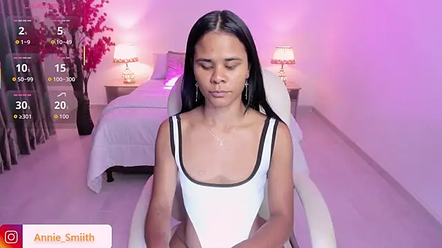 anniie smith online show from October 25, 2025, 11:09 am