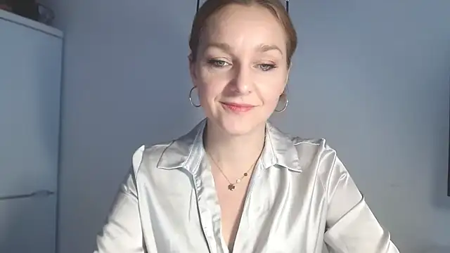 Snapshot of AliciaDesire chatting on February 17, 2026, 7:05 am AliciaDesire online show from February 17, 2026, 7:05 am