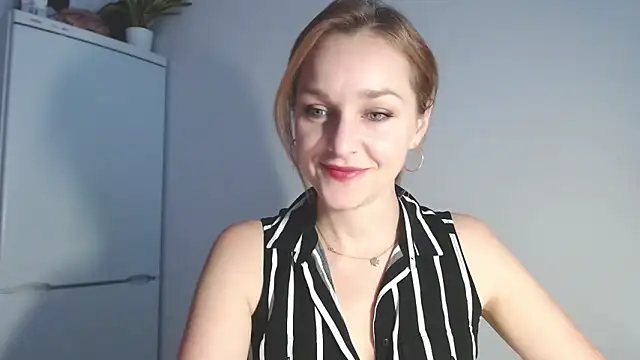 Snapshot of AliciaDesire chatting on February 10, 2026, 7:07 am AliciaDesire online show from February 10, 2026, 7:07 am