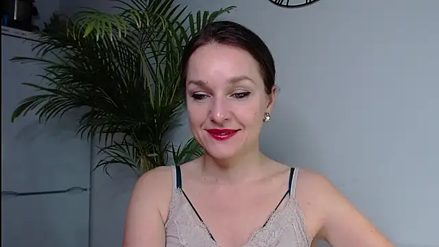 Snapshot of AliciaDesire chatting on December 19, 2024, 3:30 pm AliciaDesire online show from December 19, 2024, 3:30 pm