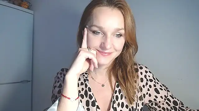 Snapshot of AliciaDesire chatting on February 12, 2026, 2:06 pm AliciaDesire online show from February 12, 2026, 2:06 pm