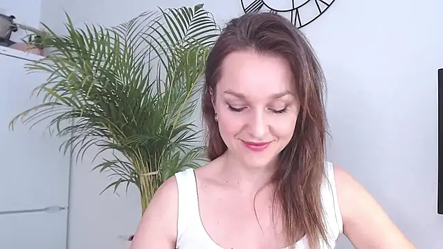 Snapshot of AliciaDesire chatting on February 3, 2025, 11:09 am AliciaDesire online show from February 3, 2025, 11:09 am