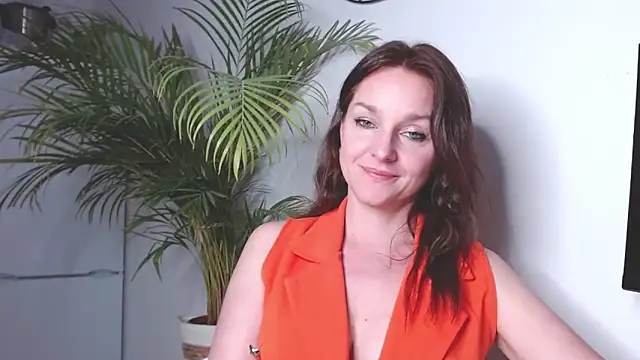 Snapshot of AliciaDesire chatting on March 10, 2025, 6:12 pm AliciaDesire online show from March 10, 2025, 6:12 pm