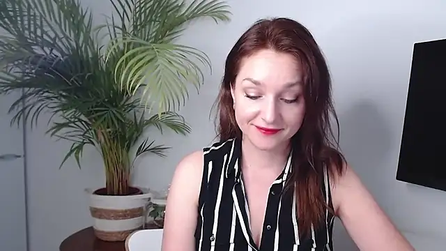 Snapshot of AliciaDesire chatting on March 11, 2025, 8:19 am AliciaDesire online show from March 11, 2025, 8:19 am