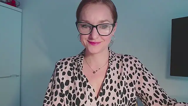 Snapshot of AliciaDesire chatting on February 25, 2026, 6:46 am AliciaDesire online show from February 25, 2026, 6:46 am