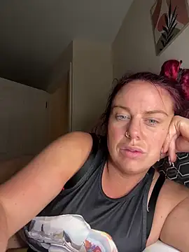 Snapshot of redxxxvixen chatting on May 20, 2026, 11:46 pm redxxxvixen online show from May 20, 2026, 11:46 pm