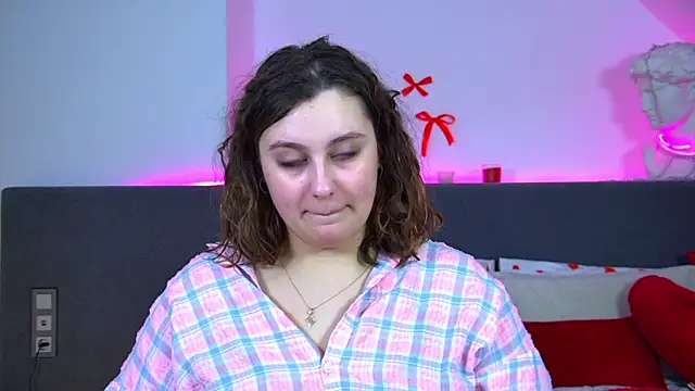 MaryMurray online show from February 15, 2026, 7:02 pm