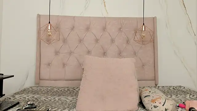 Snapshot of zamira_44 chatting on September 11, 2025, 1:44 pm zamira 44 online show from September 11, 2025, 1:44 pm
