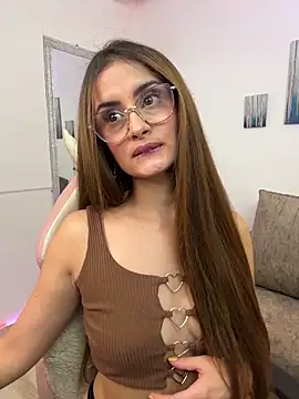 MiaaLoren online show from October 30, 2025, 4:37 pm