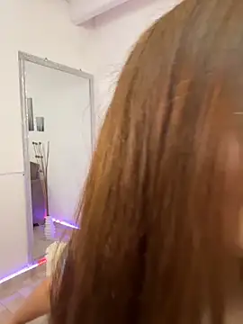 Snapshot of MiaaLoren chatting on March 18, 2026, 5:25 pm MiaaLoren online show from March 18, 2026, 5:25 pm