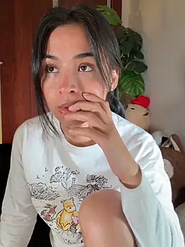 Snapshot of Adriennesexxx chatting on April 15, 2026, 7:58 pm Adriennesexxx online show from April 15, 2026, 7:58 pm