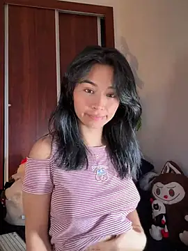 Snapshot of Adriennesexxx chatting on April 13, 2026, 6:01 pm Adriennesexxx online show from April 13, 2026, 6:01 pm