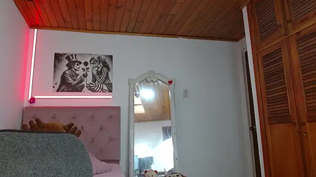 tifanny-squirt online show from November 5, 2025, 2:53 pm