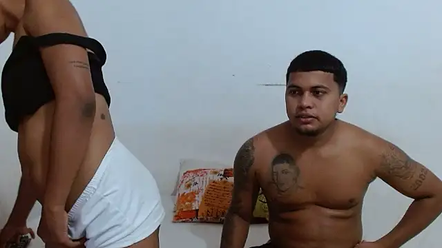 Snapshot of Lulu_and_smith chatting on March 18, 2026, 3:03 pm Lulu and smith online show from March 18, 2026, 3:03 pm