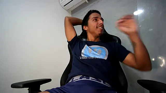 michaelhotbbc online show from October 31, 2025, 3:36 am