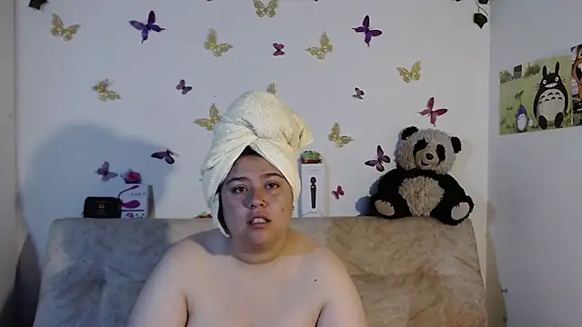 Snapshot of LennaTurnerr chatting on July 15, 2026, 5:42 pm LennaTurnerr online show from July 15, 2026, 5:42 pm