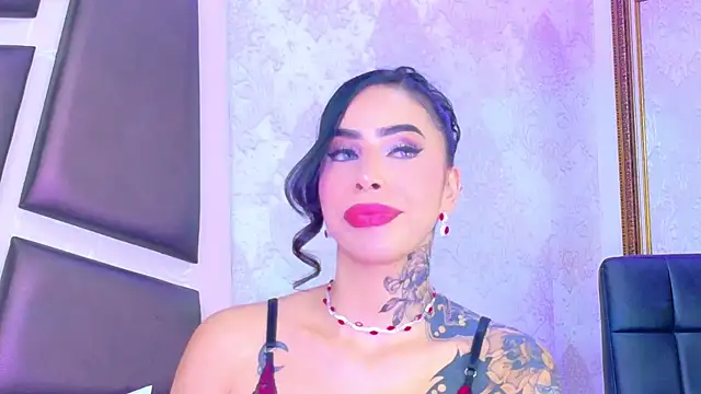 GiahDaniels online show from May 14, 2026, 4:20 am