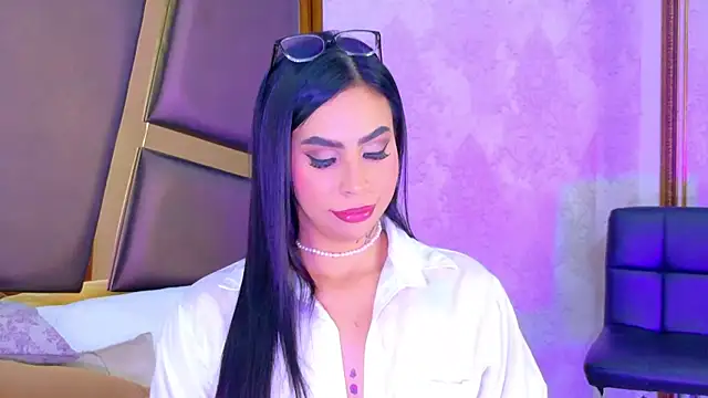 GiahDaniels online show from April 22, 2026, 3:35 am