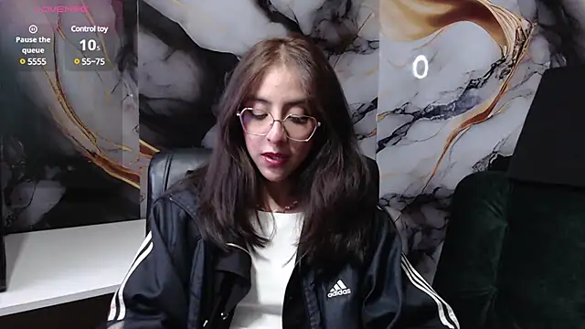 Snapshot of ling_ling24 chatting on March 21, 2025, 3:33 am ling ling24 online show from March 21, 2025, 3:33 am