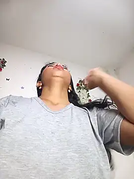 Snapshot of DIORA_Latina chatting on October 5, 2025, 3:41 am DIORA Latina online show from October 5, 2025, 3:41 am