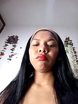 Snapshot of DIORA_Latina chatting on October 20, 2025, 4:14 am DIORA Latina online show from October 20, 2025, 4:14 am