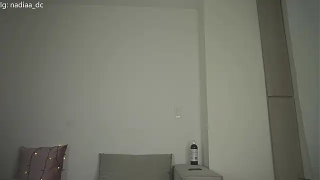 Nadiaa  online show from February 3, 2026, 3:37 am