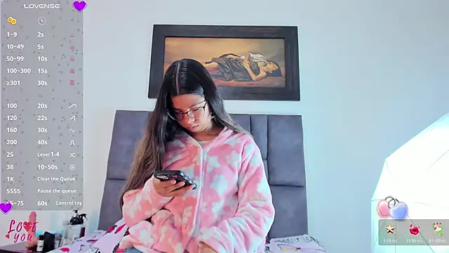 Snapshot of Vahiolet_smith chatting on March 28, 2026, 3:18 am Vahiolet smith online show from March 28, 2026, 3:18 am