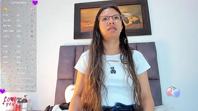 Snapshot of Vahiolet_smith chatting on March 8, 2026, 3:32 am Vahiolet smith online show from March 8, 2026, 3:32 am