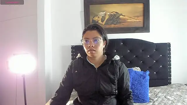 Vahiolet smith online show from November 28, 2025, 2:45 am