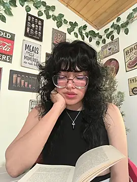 Snapshot of Fun_Everywhere chatting on November 20, 2025, 5:35 pm Fun Everywhere online show from November 20, 2025, 5:35 pm