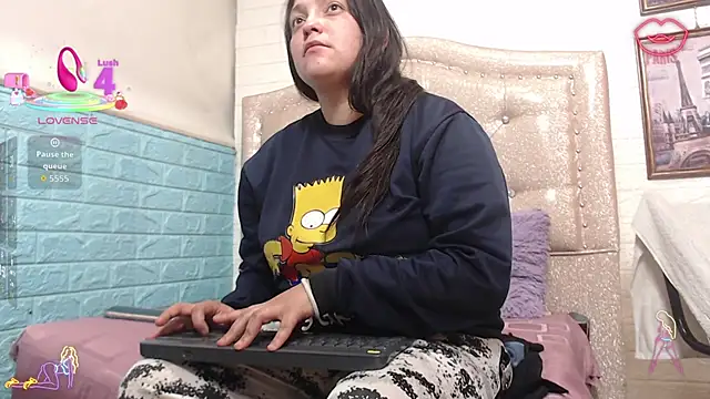 Snapshot of KataleyaStiward chatting on October 9, 2025, 1:11 pm KataleyaStiward online show from October 9, 2025, 1:11 pm