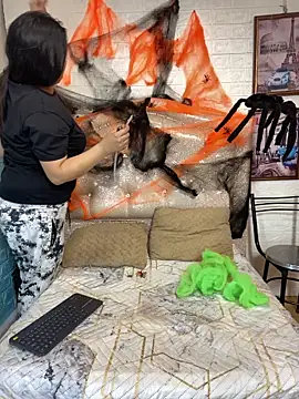 Snapshot of KataleyaStiward chatting on October 24, 2025, 1:10 pm KataleyaStiward online show from October 24, 2025, 1:10 pm