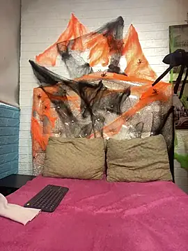 Snapshot of KataleyaStiward chatting on October 28, 2025, 12:48 pm KataleyaStiward online show from October 28, 2025, 12:48 pm