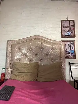 Snapshot of KataleyaStiward chatting on November 5, 2025, 12:41 pm KataleyaStiward online show from November 5, 2025, 12:41 pm