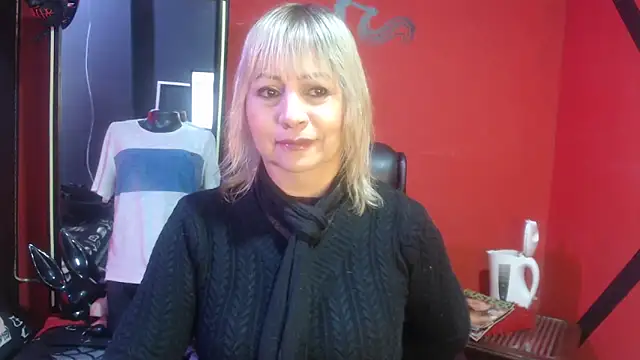 KLOE PIELL online show from October 20, 2025, 4:29 pm