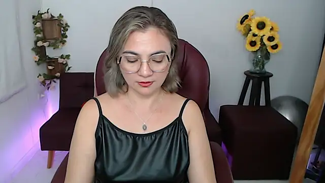 Ghada milf online show from May 13, 2026, 11:01 pm