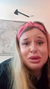 JohannasMishael online show from October 17, 2025, 1:02 pm