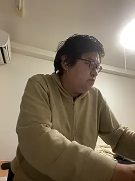 Snapshot of yuuki198912 chatting on October 15, 2025, 10:45 am yuuki198912 online show from October 15, 2025, 10:45 am