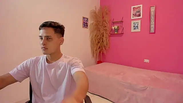 JANER 03 online show from October 11, 2025, 8:21 pm