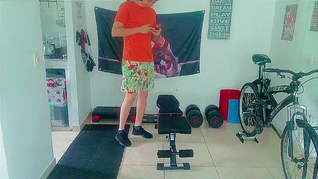 Snapshot of Andy_gray chatting on May 27, 2026, 12:23 pm Andy gray online show from May 27, 2026, 12:23 pm
