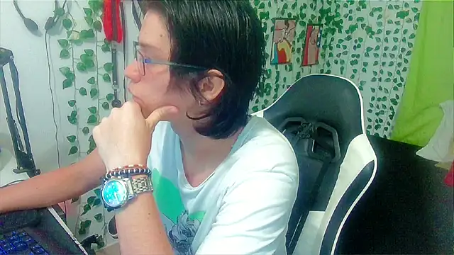 Snapshot of Andy_gray chatting on May 7, 2026, 11:46 am Andy gray online show from May 7, 2026, 11:46 am