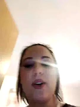 AdelinaJude online show from December 1, 2024, 4:56 pm