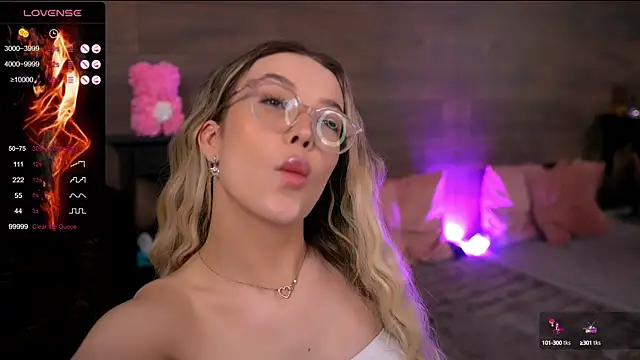 Snapshot of KylieJoyce chatting on February 9, 2025, 4:36 am KylieJoyce online show from February 9, 2025, 4:36 am