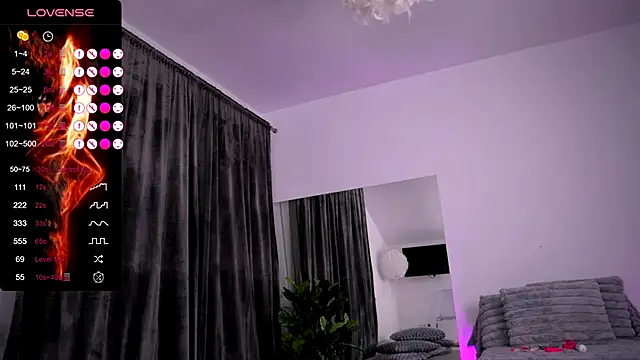 Snapshot of KylieJoyce chatting on October 2, 2025, 8:12 pm KylieJoyce online show from October 2, 2025, 8:12 pm